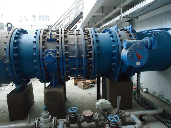 雙法蘭限位伸縮接頭用于安徽化工廠.jpg